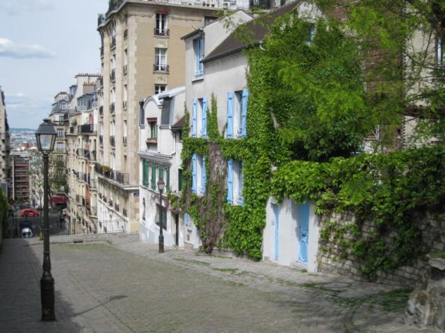 Quiet Apartment Hill Of Montmartre Paris Bagian luar foto